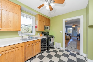 545 N Berkley St, Kalamazoo, MI 49006 - photo 3