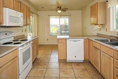 6515Fox - Kitchen-BreakfastRm