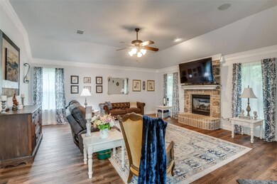 7405 Comis Dr, North Richland Hills, TX 76182 - photo 4