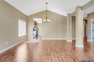 2121 NE Evergreen Ave, Albany, OR 97321 - photo 5