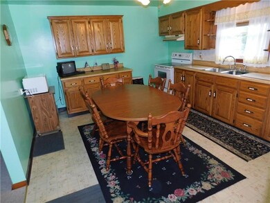 OAK KITCHEN