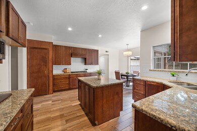 8814 Bonnyview Dr, Houston, TX 77095 - photo 4