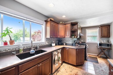 1341 Leonard St NE, Grand Rapids, MI 49505 - photo 4