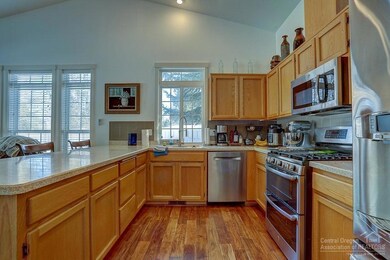 21196 Strawberry Mountain Ct, Bend, OR 97702 - photo 4