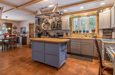 134 Powers Lane Interior
