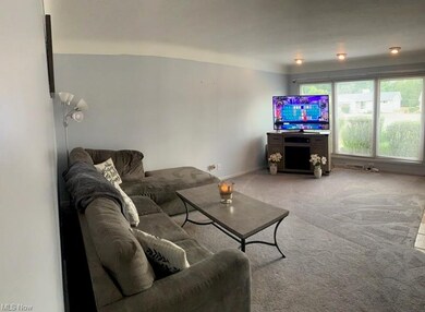 5420 Fairtree Rd, Bedford, OH 44146 - photo 4