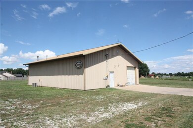 958 Klenc Rd, Tontitown, AR 72762 - photo 3