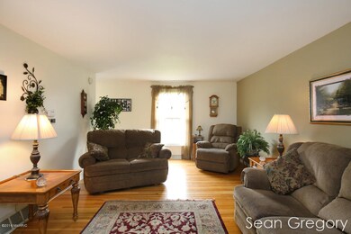 451 Netherfield St NW, Comstock Park, MI 49321 - photo 4