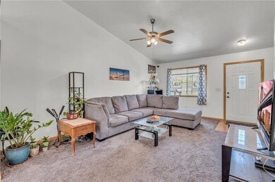 11 E Diehl Ave, Des Moines, IA 50315 - photo 2