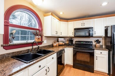 Kitchen-6749343