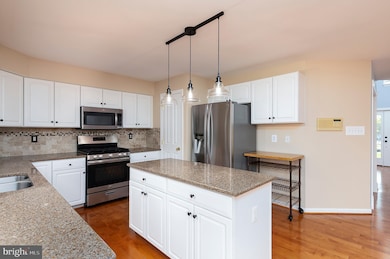 8812 Country Oak Dr, Odenton, MD 21113 - photo 3