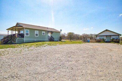 109 Mccrae Ln, Boyd, TX 76023 - photo 3