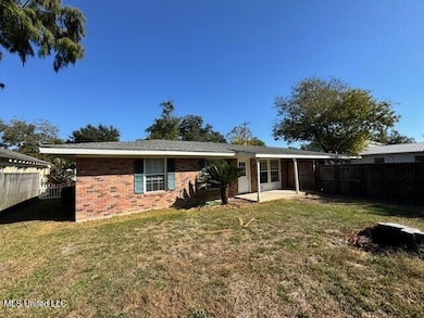 312 Ulman Ave Back yard