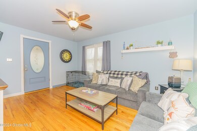 2 Livingroom 1