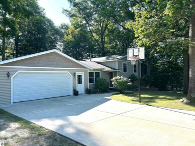 20854 Red Oak Dr, Lake Ann, MI 49650 - photo 5