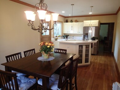 1585 Whitcomb Ave, Des Plaines, IL 60018 - photo 2