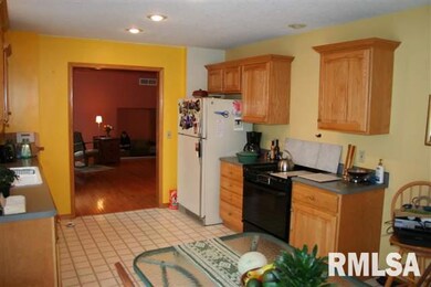 1603 Mccormick Place, Davenport, IA 52807 - photo 4