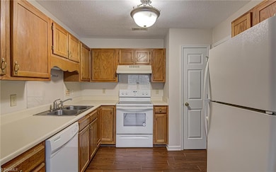 3 Meadowood Glen Way unit D, Greensboro, NC 27409 - photo 7