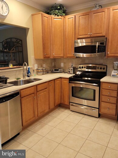 8607 Wintergreen Ct unit 405, Odenton, MD 21113 - photo 3