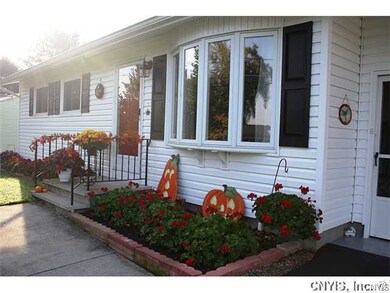 307 Edwin St, Chittenango, NY 13037 - photo 2