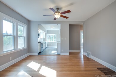 264 N Evergreen Ave, Elmhurst, IL 60126 - photo 7