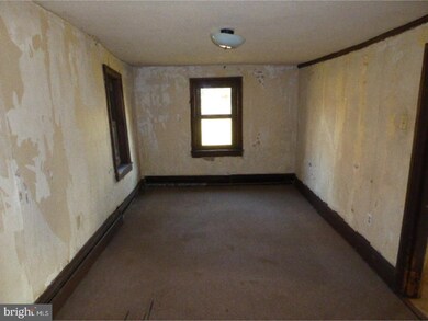 727 Englesville Rd, Boyertown, PA 19512 - photo 4