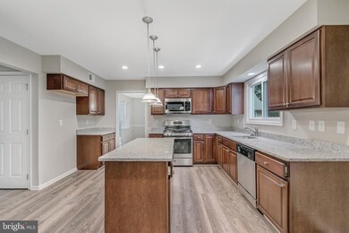 15105 Jennings Ln, Bowie, MD 20721 - photo 3
