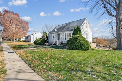 44 S Algona St, Dubuque, IA 52001 - photo 3