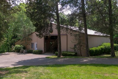 RealTourCast - J Beam - Taylorsville (17