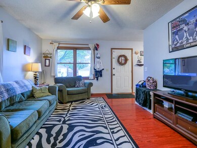 216 Eckhart Ave, Auburn, IN 46706 - photo 4