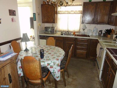 126 Penns Grant Dr, Morrisville, PA 19067 - photo 6