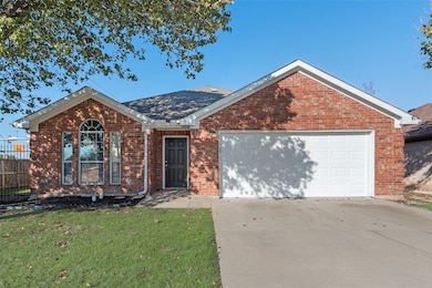 824 Bridle Trail, Saginaw, TX 76179 - photo 4