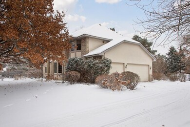 27 Scotch Pine Rd, Saint Paul, MN 55127 - photo 2