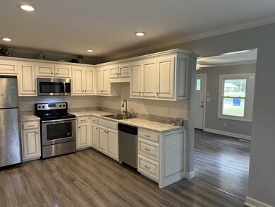 902 Adams Dr, Shelbyville, TN 37160 - photo 6