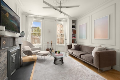 140 W 10th St unit 3R, New York, NY 10014 - photo 4