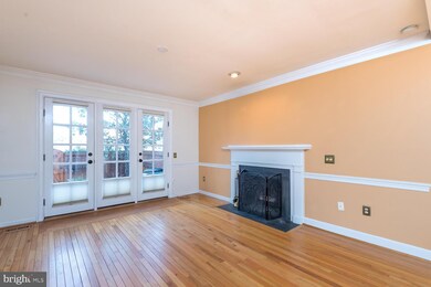 1210 W Abingdon Dr, Alexandria, VA 22314 - photo 4