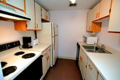 The Mariner Condominiums unit 602, Boston, MA 02109 - photo 7