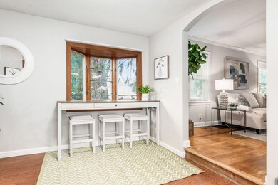 Eat-in Kitchen