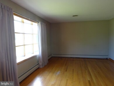 396 Town Dr, Greencastle, PA 17225 - photo 4