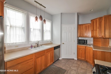 423 Fulton St, Port Clinton, OH 43452 - photo 6