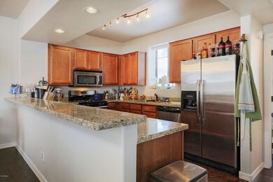 2315N52ndst104-008