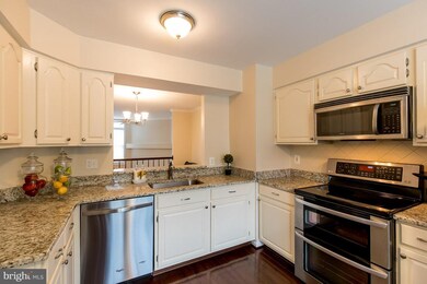 13951 Lightburn Ln, Centreville, VA 20121 - photo 3