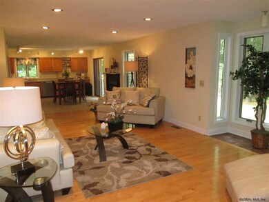 85 Jones Rd, Saratoga Springs, NY 12866 - photo 4