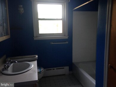 109 E Hancock St, Saint Clair, PA 17970 - photo 2