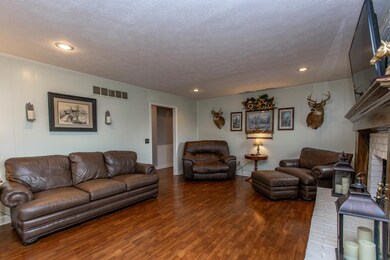 106 Cherry Dr, Harrodsburg, KY 40330 - photo 5