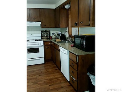 Kitchen right unit-stove,dishwasher,refrigerator i
