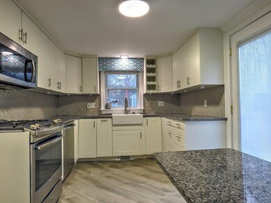 29 Vincent St, Whitman, MA 02382 - photo 4