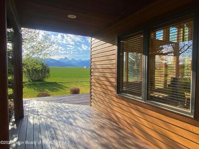 Exterior Deck to Tetons MD