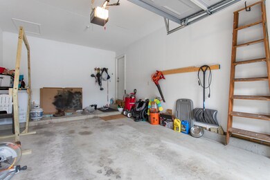36-web-or-mls-1219 Yuma Ridge Dr SW, Byr