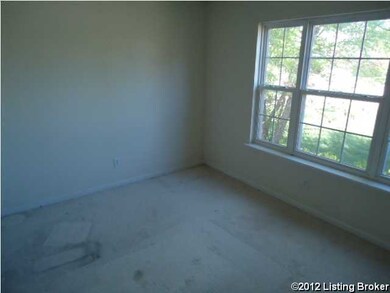 8521 Missionary Ct, Louisville, KY 40291 - photo 4